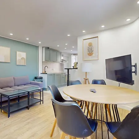 Magnifique T4 Entierement Renove - Proche *